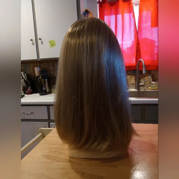 Bobbi Boss Escara Lightweight Synthetic Wig with 4" Lace Deep Part-B360 Athena. - Picture 4 of 11